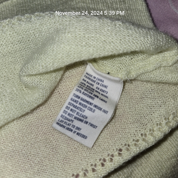 American Eagle Sweater - Picture 5 of 9